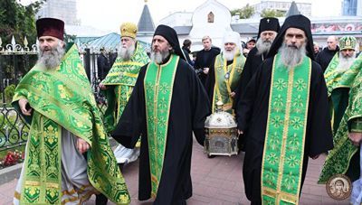 Москвичи встречают мощи преподобного Силуана Афонского